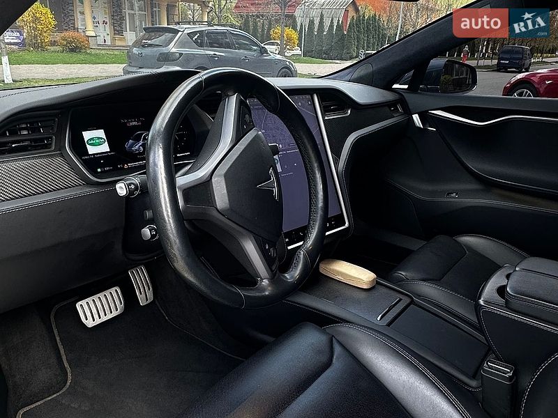 Лифтбек Tesla Model S 2018 в Киеве фото 37 Лифтбек Tesla Model S 2018 в Киеве