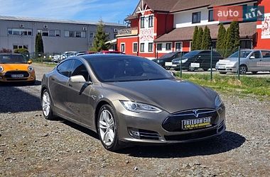 Tesla Model S  2015