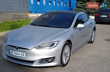 Tesla Model S 2018