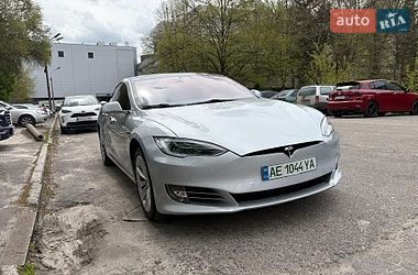 Tesla Model S  2018