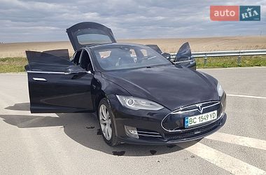 Tesla Model S  2015