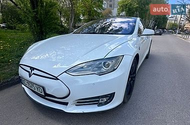 Ліфтбек Tesla Model S 2016 в Львові