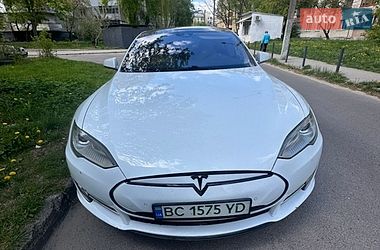 Ліфтбек Tesla Model S 2016 в Львові