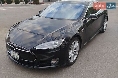 Tesla Model S  2015