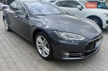 Tesla Model S  2015
