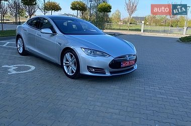 Tesla Model S  2015