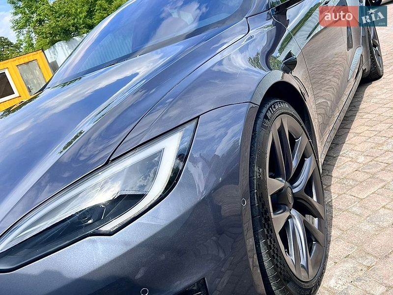 Ліфтбек Tesla Model S 2022 в Івано-Франківську