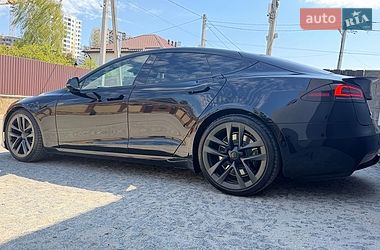 Tesla Model S  2022