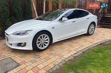 Tesla Model S  2016
