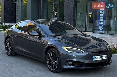 Tesla Model S 2019