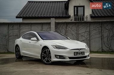 Tesla Model S  2016
