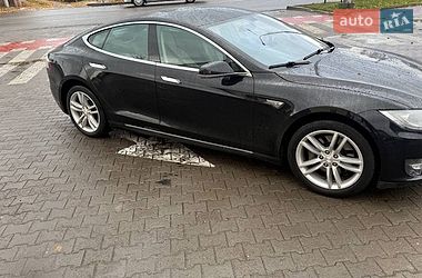 Tesla Model S  2013