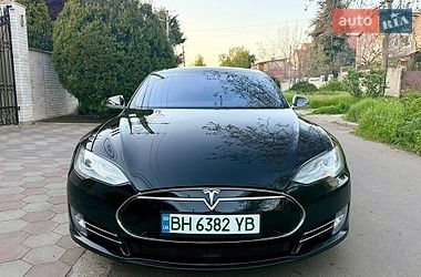 Tesla Model S  2015