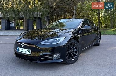 Tesla Model S  2018