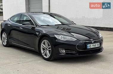 Tesla Model S  2015