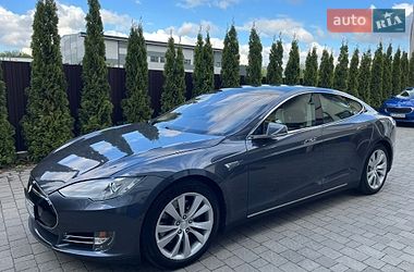 Tesla Model S  2015