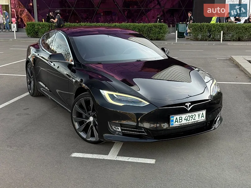 Tesla Model S 2018