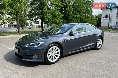 Tesla Model S  2018