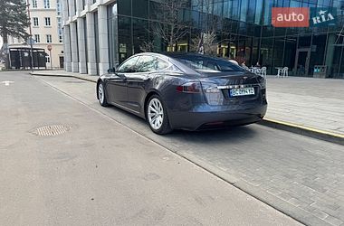 Лифтбек Tesla Model S 2017 в Львове