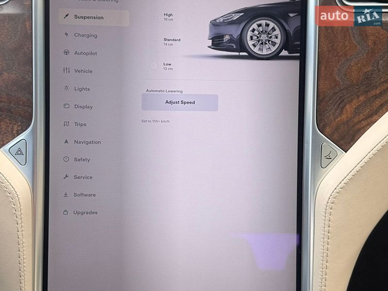 Лифтбек Tesla Model S 2017 в Львове