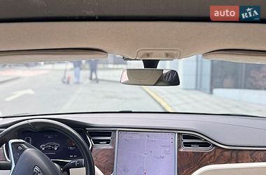 Лифтбек Tesla Model S 2017 в Львове