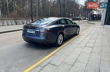 Лифтбек Tesla Model S 2017 в Львове