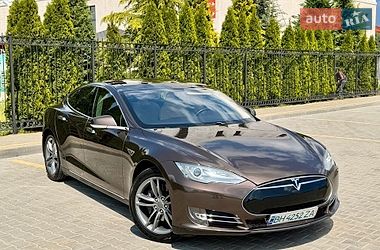 Tesla Model S  2013