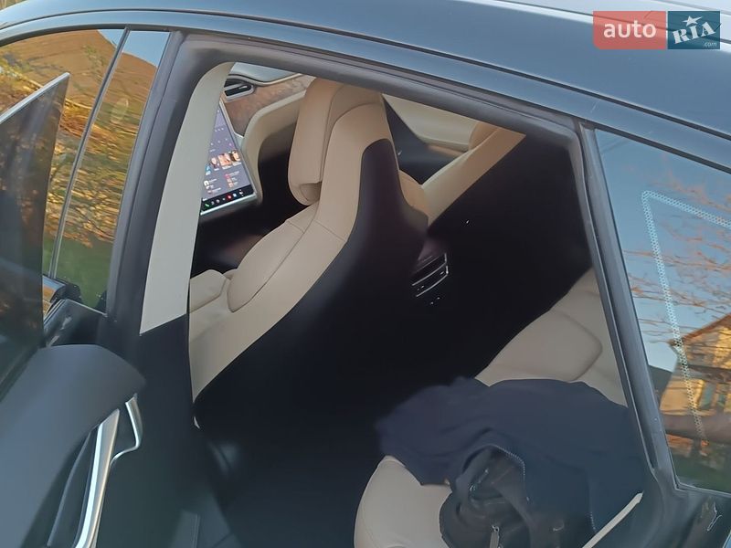 Лифтбек Tesla Model S 2017 в Львове фото 8 Лифтбек Tesla Model S 2017 в Львове