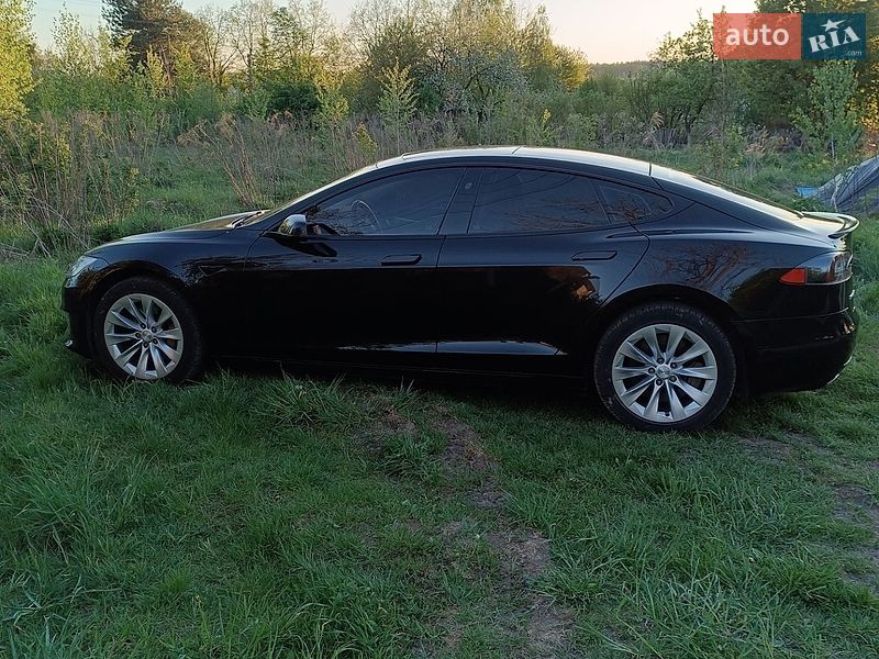Лифтбек Tesla Model S 2017 в Львове фото 3 Лифтбек Tesla Model S 2017 в Львове