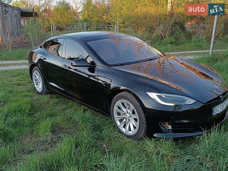 Лифтбек Tesla Model S 2017 в Львове фото 7 Лифтбек Tesla Model S 2017 в Львове