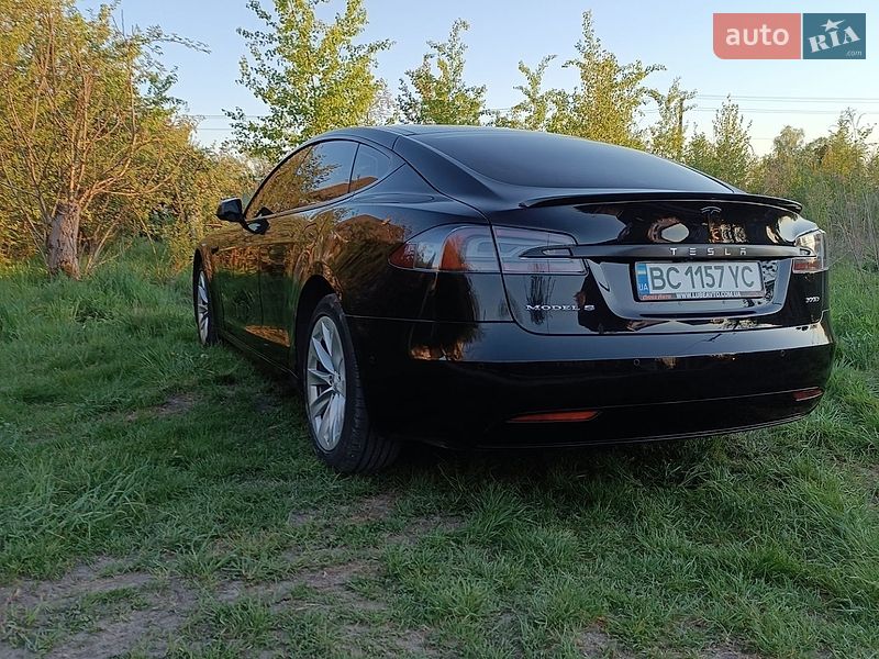 Лифтбек Tesla Model S 2017 в Львове фото 2 Лифтбек Tesla Model S 2017 в Львове
