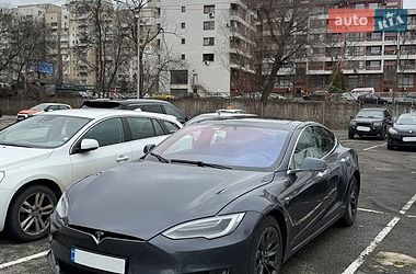 Tesla Model S 2018