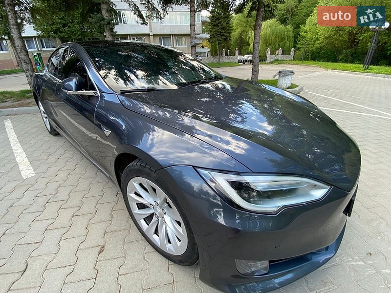 Tesla Model S 2016
