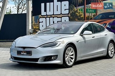 Tesla Model S  2018
