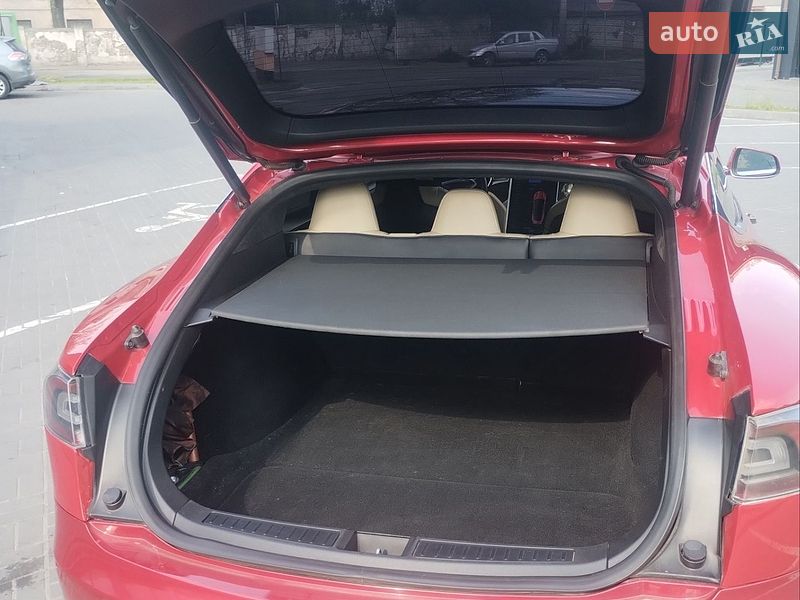 Ліфтбек Tesla Model S 2016 в Кам'янському фото 9 Ліфтбек Tesla Model S 2016 в Кам'янському