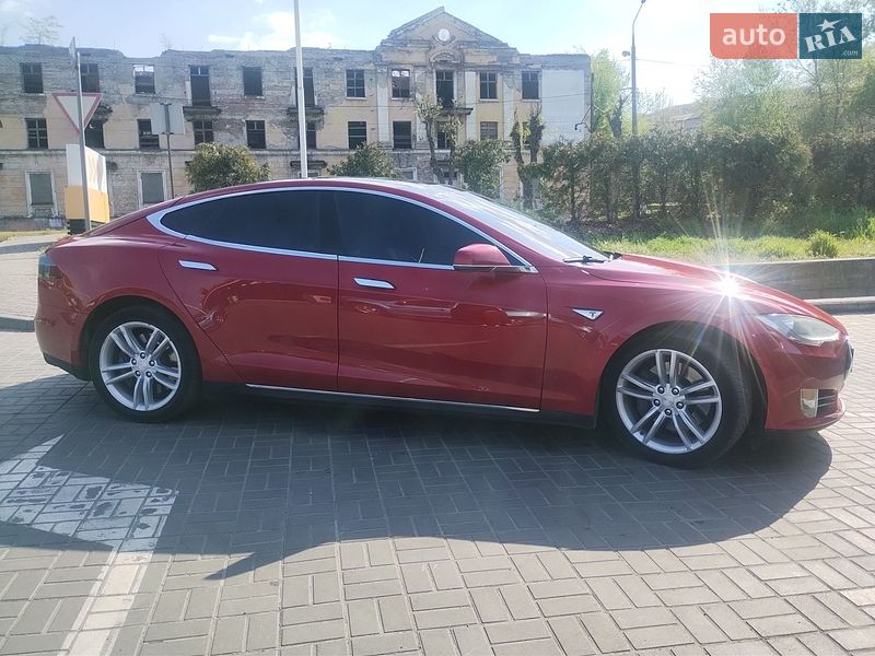 Ліфтбек Tesla Model S 2016 в Кам'янському фото 8 Ліфтбек Tesla Model S 2016 в Кам'янському