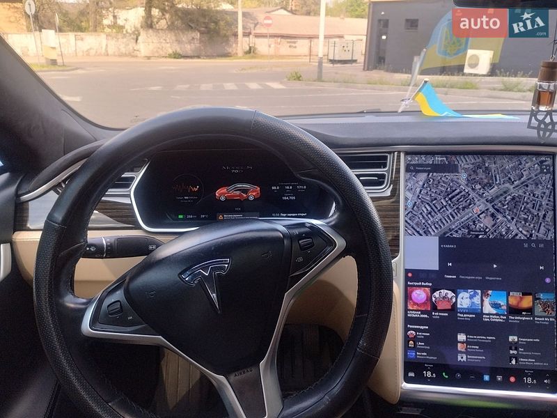 Ліфтбек Tesla Model S 2016 в Кам'янському фото 6 Ліфтбек Tesla Model S 2016 в Кам'янському