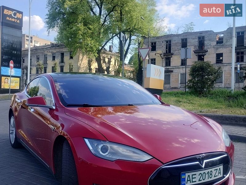 Ліфтбек Tesla Model S 2016 в Кам'янському фото 11 Ліфтбек Tesla Model S 2016 в Кам'янському
