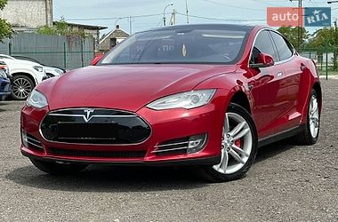 Tesla Model S 2014