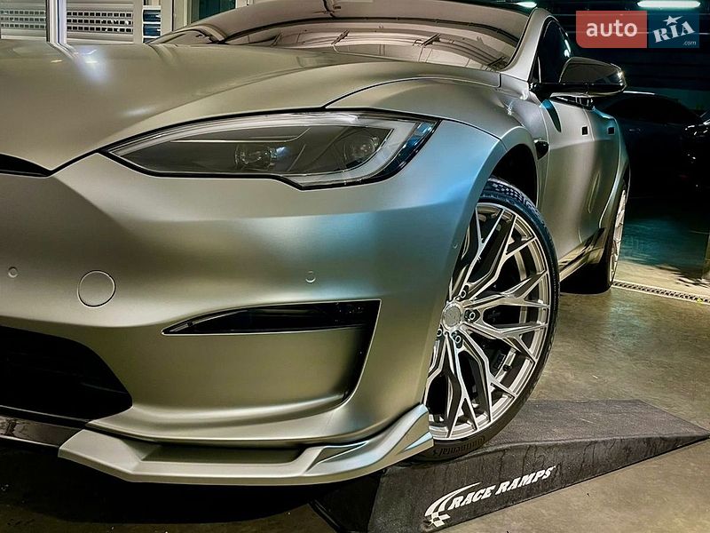 Tesla Model S 2021