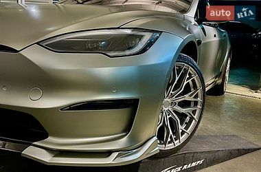 Tesla Model S  2021