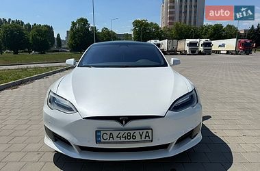 Лифтбек Tesla Model S 2017 в Черкассах