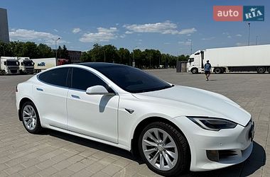 Лифтбек Tesla Model S 2017 в Черкассах