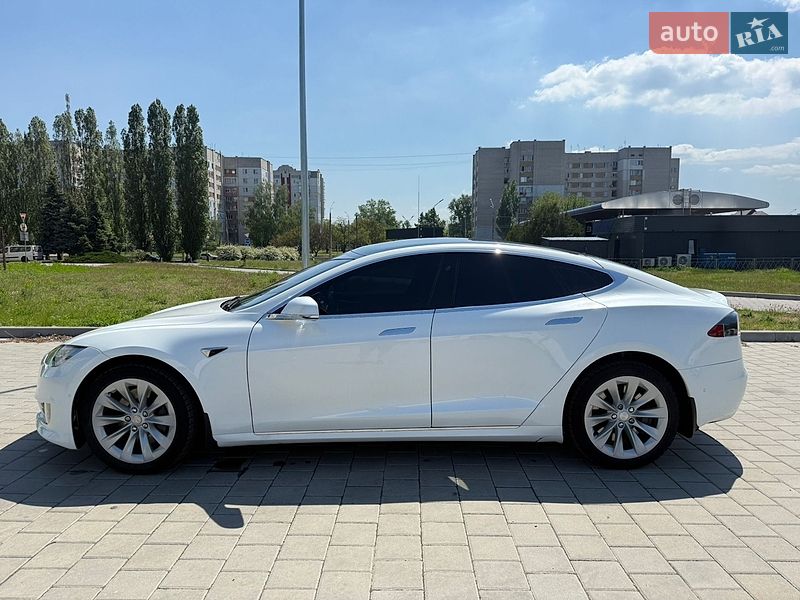 Лифтбек Tesla Model S 2017 в Черкассах