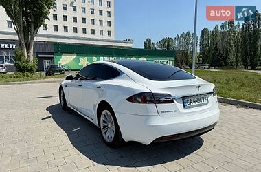 Лифтбек Tesla Model S 2017 в Черкассах