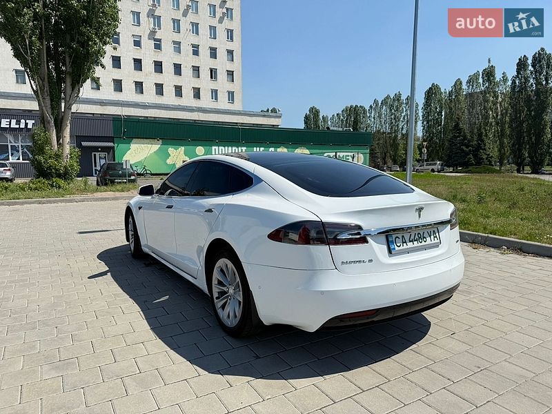 Лифтбек Tesla Model S 2017 в Черкассах