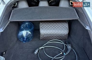 Лифтбек Tesla Model S 2017 в Черкассах