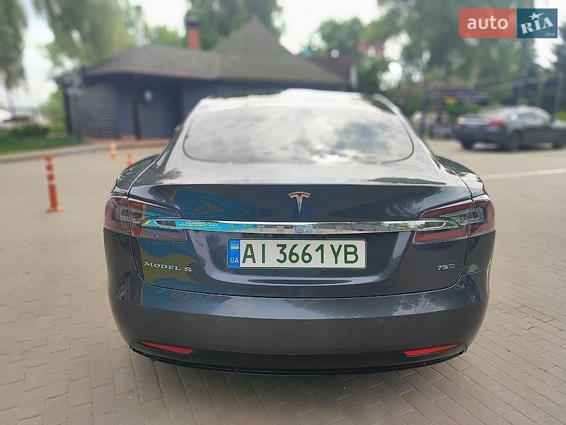Ліфтбек Tesla Model S 2018 в Києві