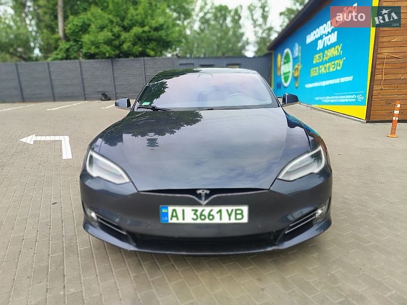 Ліфтбек Tesla Model S 2018 в Києві