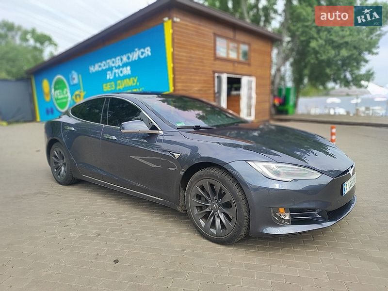 Ліфтбек Tesla Model S 2018 в Києві